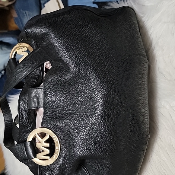 *Auth* Black Michael Kors bag - Picture 3 of 8